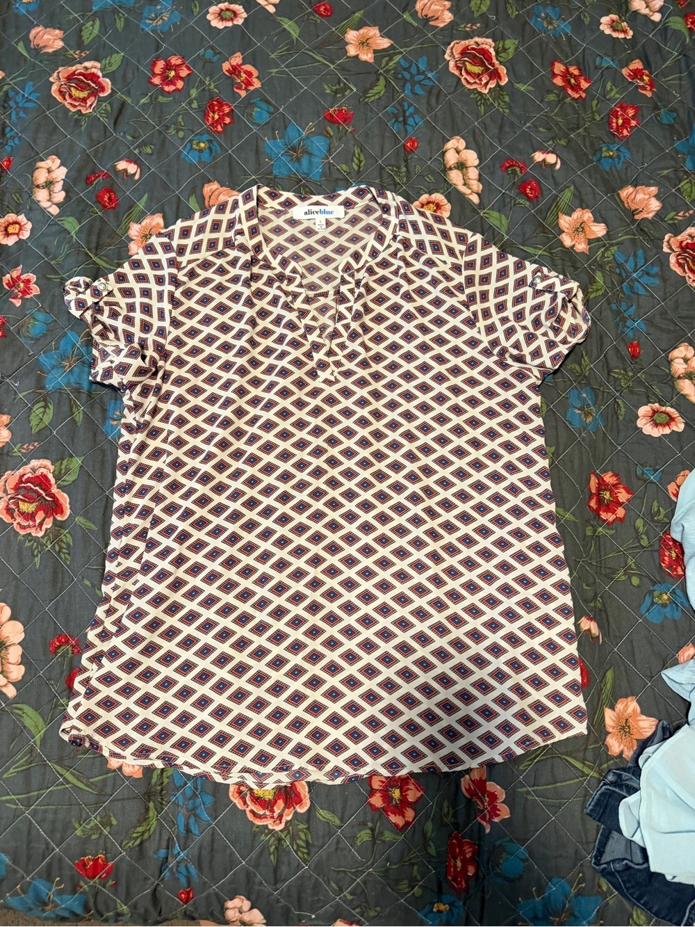 Alice Blue Short Sleeve Geometric Print Blouse in Cream & Navy